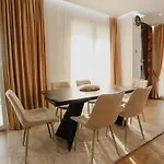 Ari Luxury Lägenhet Tirana